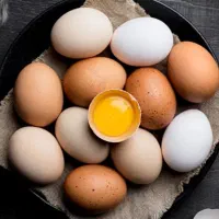تخم مرغ پر طلایی