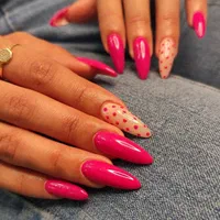 کاشت‌وترمیم‌ناخن|خدمات آرایشگری و زیبایی|رشت, معلم|دیوار