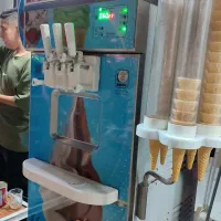 یخچال بستنی قیفی