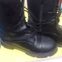 پوتین دخترانه سایز ۴۰ فقط ۸۰۰تومان