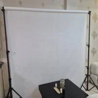 پایه فون و پرده سفید