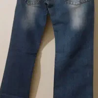 تعدادی شلوار لی