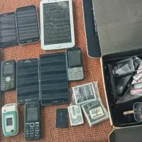 تعدادی گوشی مبایل کلکسیونی و تبلت