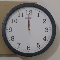 ساعت دیواری 32سانت حراجی