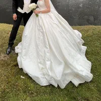 لباس عروس نو. تمام سنگدوزی. برند مزون 20