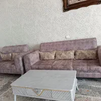 مبل راحتی شیک همراه با عسلی