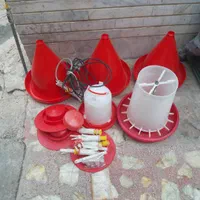 دانخوری و آبخوری مرغ