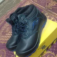 کفش ایمنی نو کاملا استفاده نشده|کیف، کفش، کمربند|رامهرمز, |دیوار