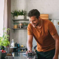 خدمتکار و نظافتچی با کمترین تعرفه و به شرط رضایت|خدمات نظافت|تهران, جنتآباد مرکزی|دیوار