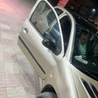 ماشین ۲۰۶ مدل ۸۳