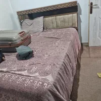 تخت خواب دو نفره و اینه درایور