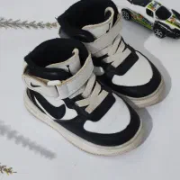 کاپشن وکفش|کفش و لباس بچه|تهران, فلسطین (میدان انقلاب)|دیوار