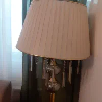یک عدد آباژور ایستاده کنار مبل تازه خریداری|چراغ خواب و آباژور|تهران, دریاچه شهدای خلیج فارس|دیوار