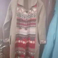 دو عدد مانتو بافت و یه عدد زیر مانتویی داخل خز