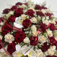 یک سبد گل بسیارزیبا