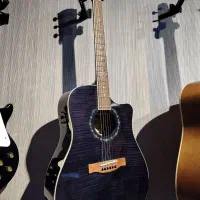 گیتار فندر فوق العاده رنگی کمیاب،هاردکیس اورجینال