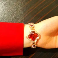 ساعت با نگین قرمز زمردی|ساعت|شیروان (خراسان), |دیوار