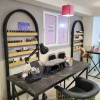 خدمات ناخن با بهترین متریال و قیمت