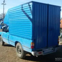 نیسان همراه با راننده