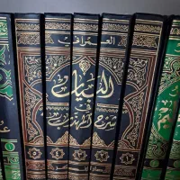 کلیه کتاب‌ها با قیمت توافقی به فروش میرسد