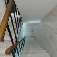 نظافت منزل  راه پله‌ و کار آزاد