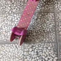 اسکوتر دخترانه سه‌چرخ  سالم و تمیز|دوچرخه، اسکیت، اسکوتر|رودسر, |دیوار