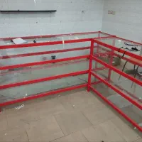 ویترین آلومینیومی ۴طبقه سالم در حد نو با شیشه