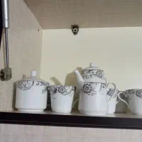 تعدادی ظروف آشپزخانه