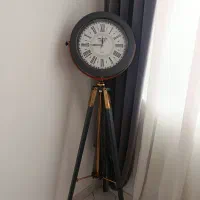 ساعت ایستاده