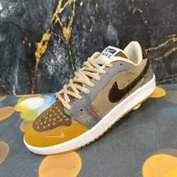 اسباب بازی.    پانو//