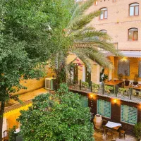 ظرفشور، خدمات، کله‌پز، باربیستا، تخته‌کار و آشپز