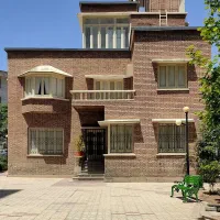 ویلایی700mمستغلات دربستی بازسازی شده بامعماری جذاب