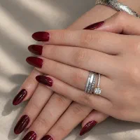 کاشت ناخن  و لمینت و ژلیش