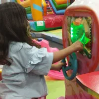 منشی خانم در خانه بازی هپی لند نیاز مندم