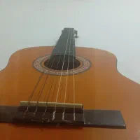 گیتار در حد نو با کیف