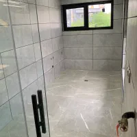 یک باب مغازه 8متری برای ارایشگاه مردانه وزنانه