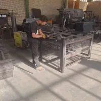 جوشکار و مونتاژکار و کارگر ساده