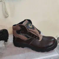دو کفش ایمنی و عایق با کیفیت 41 کاملا نو|کیف، کفش، کمربند|تهران, سلسبیل شمالی|دیوار