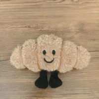 آویز و عروسک