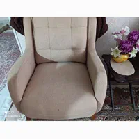 مبلمان ۷نفره. سالم فقط دسته دونفر شکستگی داره|مبلمان خانگی و میز عسلی|مشهد, طلاب|دیوار