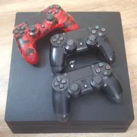 پلی استیشن۴ پرو حرفه ای با ۳دسته و بازی های سنگین