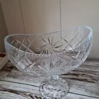 کشکول خورشیدی و میز تلویزیون مشکی