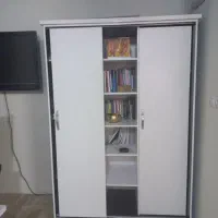 کمد جالباسی بزرگ دو لنگه با هم کنار می ایم