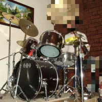 درامز ست|درام و پرکاشن|تهران, کن|دیوار