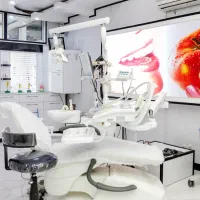 منشی و دستیار دندانپزشک