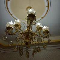 لوستر ۴شاخه کریستالی رنگ طلایی|لوستر و چراغ آویز|رشت, کوی مهر|دیوار