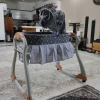 تخت نوزاد کنار مادر نو