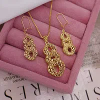 گوشواره و گردنی طرح طلا بدل