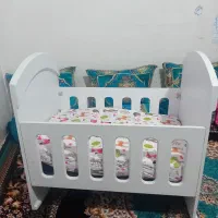 تخت و گهواره نوزاد
