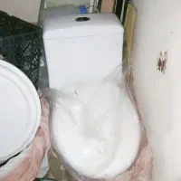 دوعدد روشویی بدون شیر کابینت توالت فرنگی